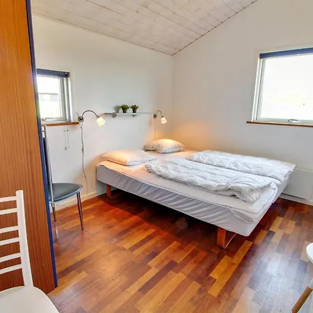 Thrugils - 800m From The Sea By Interhome *