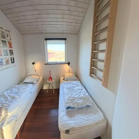 Thrugils - 800m From The Sea By Interhome Henne Strand